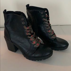 💥Ankle Black Bootie- Size 8.5💥